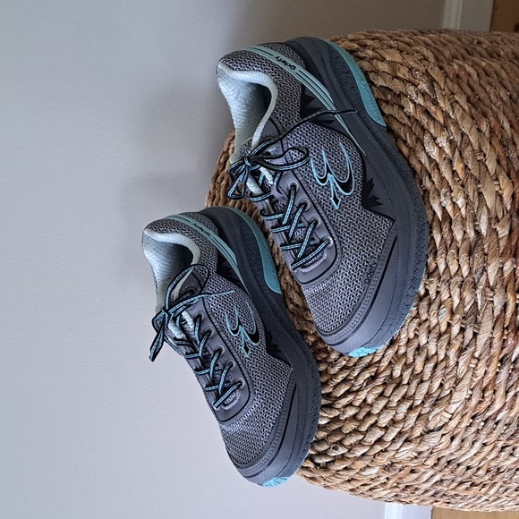 GDEFY Womens Mighty Walk Gravity Defyer Athletic/Walking Sneakers Grey/Aqua S8.5 - Picture 2 of 10